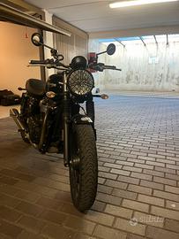 Triumph street twin