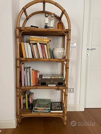 Libreria ad arco in rattan