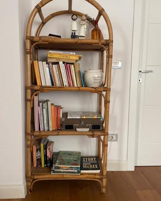 Libreria ad arco in rattan