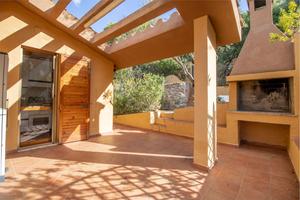 Villa esclusiva con giardino a Torre delle Stelle