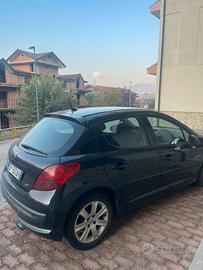 Peugeot 207 sempre tagliandata