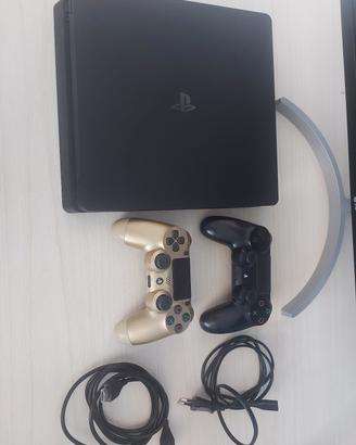 playstation 4 slim + 2 controller  + giochi