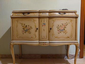 Mobiletto stile veneziano