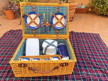 Nuovo ed Elegante set picnic completo 4 persone