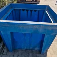 Contenitore industriale in plastica blu