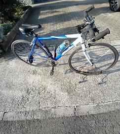 Bici mountain bike e bici da corsa