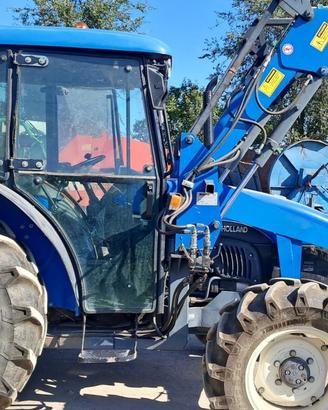 Trattore New Holland TN 55