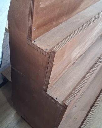 porta riviste in legno con rotelle 