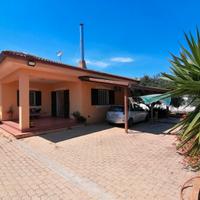 Villetta e terreno in contrada Burgio