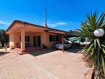 Villetta e terreno in contrada Burgio