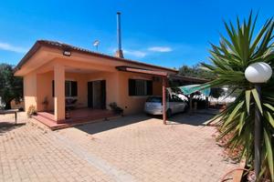 Villetta e terreno in contrada Burgio