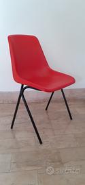 due sedie plastica-metallo