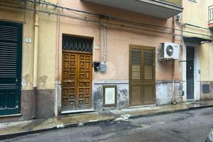 2 LOCALI A PALERMO