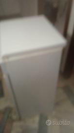 CUCINA CON PORTABOMBOLA