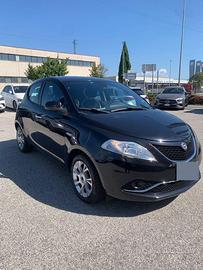 Lancia Ypsilon versione Gold 1.2 benzina