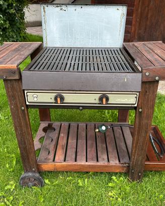 BBQ- barbeque a gas con pietra lavica