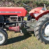 Trattore agricolo Massey Ferguson MF130