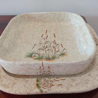 Piatto e sottopiatto in ceramica