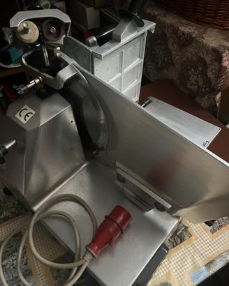 Affettatrice professionale 380