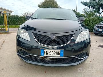 Lancia Ypsilon 1.2 69 CV 5 porte Silver