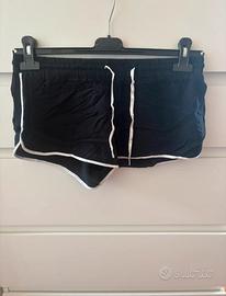 pantaloncini neri