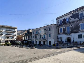 3 LOCALI A ARIENZO