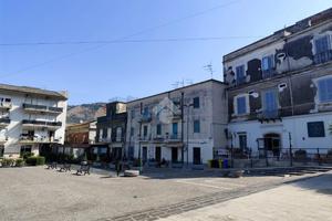 3 LOCALI A ARIENZO