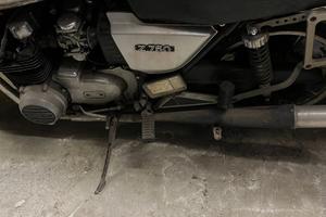 Kawasaki Z 750 d’epoca del 1982 con documenti