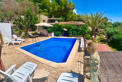 Villa con piscina vista mare Puglia Salento