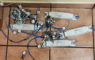 4 trasformatori + 8 faretti alogeni MR16 usati