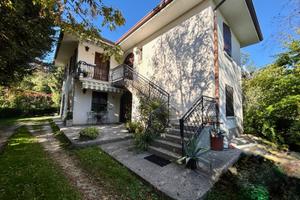 APPARTAMENTO BICAMERE: INGRESSO AUTONOMO E AMPI...