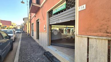NEGOZIO A CAPOTERRA