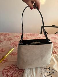Borsa in tessuto beige e pelle Prada vintage