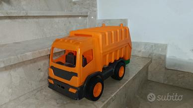 camion dell'immondizia