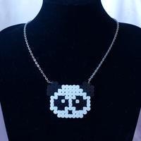 collana Panda in pixel art