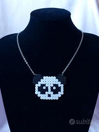 collana Panda in pixel art