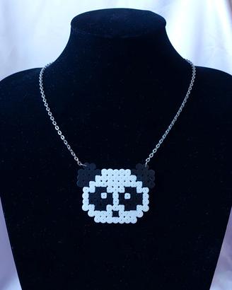 collana Panda in pixel art