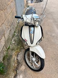 liberty 50 bianco 4t