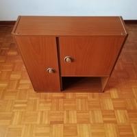 Mobiletto in legno da appendere