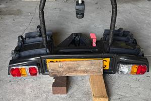 Porta bici per gancio di traino