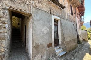 CASA DI CORTE A ABBADIA LARIANA