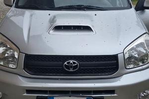 Toyota RAV4 – 2003 – 210.000 km – cambio manuale