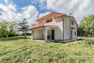 PORZIONE DI BIFAMILIARE A NEPI