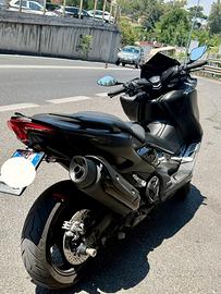 Yamaha T Max Kit 560 total black
