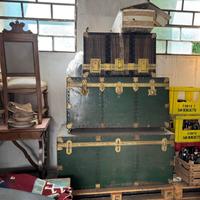 Baule vintage verde in legno e metallo – stile ind