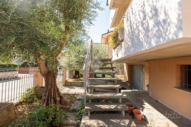 4 LOCALI A LONGIANO