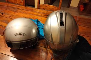 Due caschi uomo donna