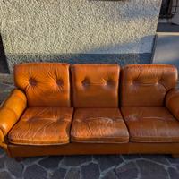 Divano con poltrona abbinata vera pelle vintage