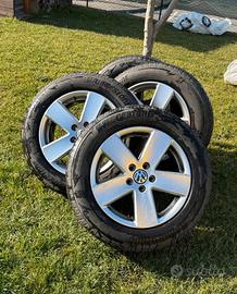 Gomme da neve con cerchi originali Volkswagen