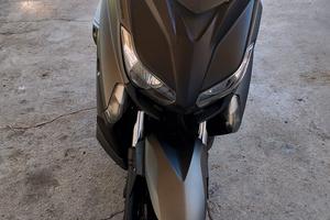Yamaha xmax 400
